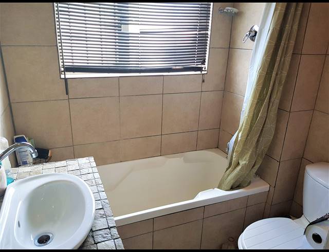 2 BEDROOM APARTMENT TO LET IN GLENWOOD